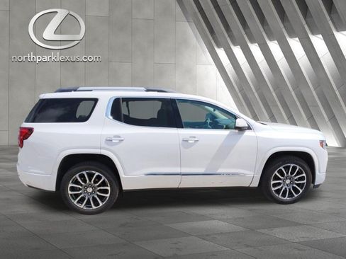 Used 2020 GMC Acadia Denali w/ Technology Package FWD image 4