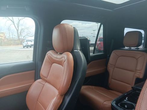 Used 2020 Lincoln Navigator Reserve image 34