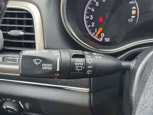 Used 2017 Jeep Grand Cherokee Limited AWD/4WD image 25