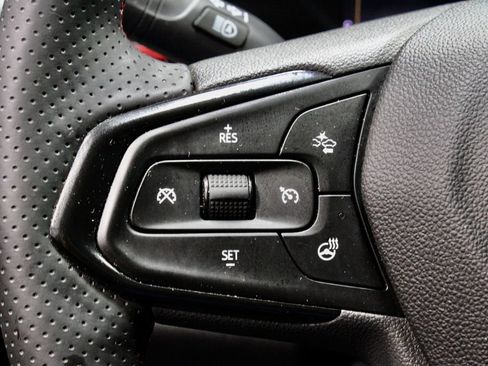 Used 2024 Chevrolet Trax RS FWD image 26