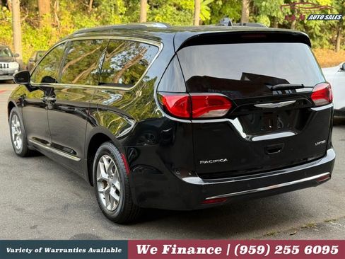 Used 2019 Chrysler Pacifica Limited FWD image 11