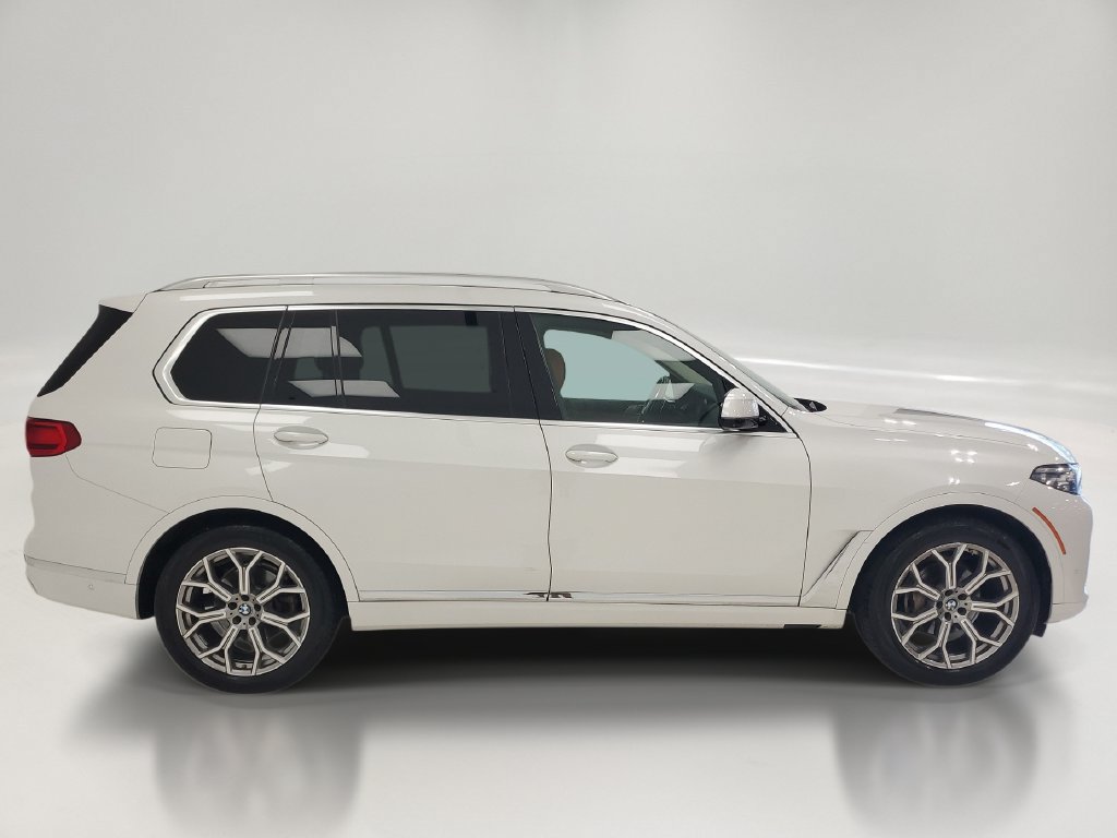 Used 2022 BMW X7 xDrive40i w/ Premium Package AWD/4WD image 3