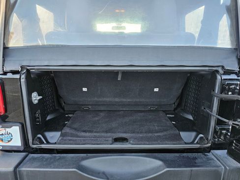 Used 2018 Jeep Wrangler Sport image 13