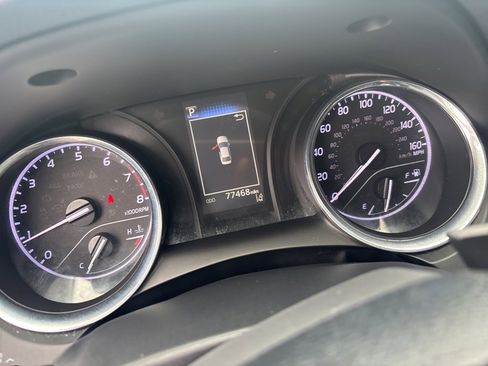 Used 2020 Toyota Camry SE image 29