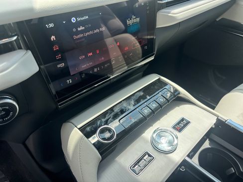 New 2026 Lincoln Navigator Reserve w/ Jet Appearance Package AWD/4WD image 22