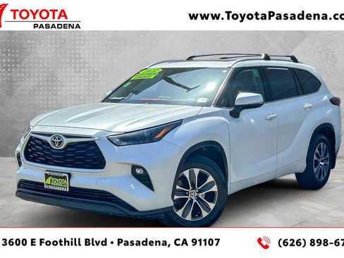 Used 2022 Toyota Highlander XLE FWD image 1