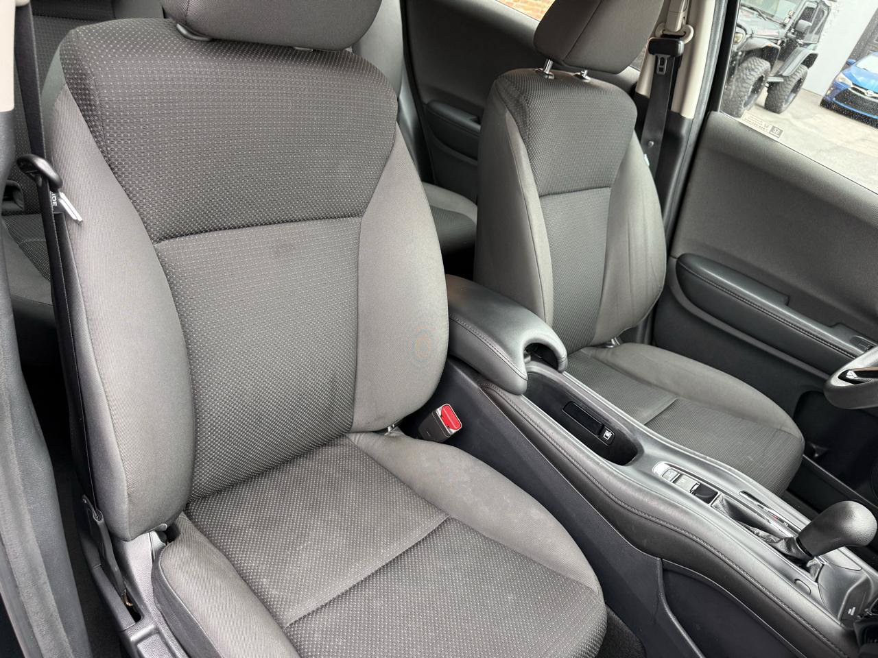 Used 2019 Honda HR-V LX image 9