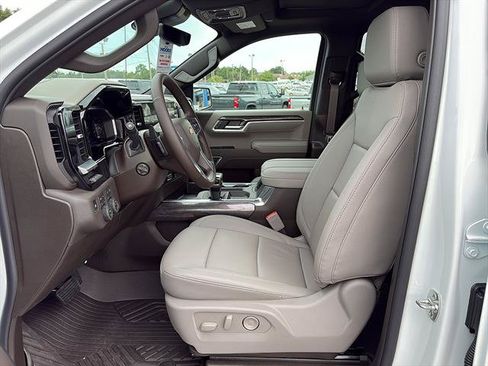 New 2026 Chevrolet Silverado 1500 LTZ w/ LTZ Premium Package AWD/4WD image 16