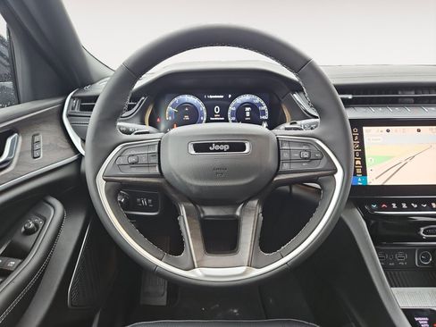 New 2026 Jeep Grand Cherokee L Limited AWD/4WD image 12