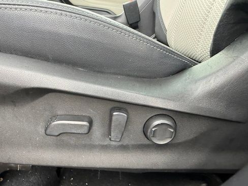 Used 2023 Subaru Forester Premium AWD/4WD image 24