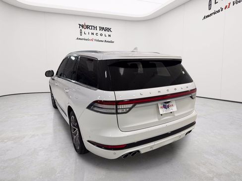 Used 2020 Lincoln Aviator Grand Touring w/ Equipment Group 302A AWD/4WD image 3