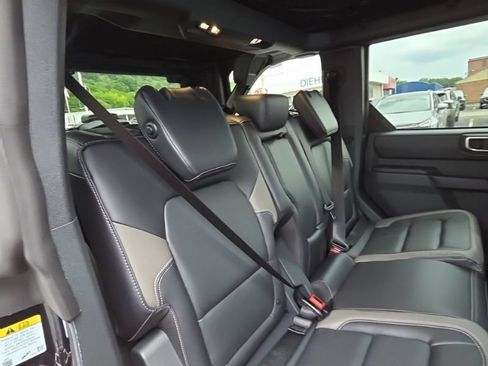 New 2026 Ford Bronco Outer Banks w/ Sasquatch Package AWD/4WD image 17