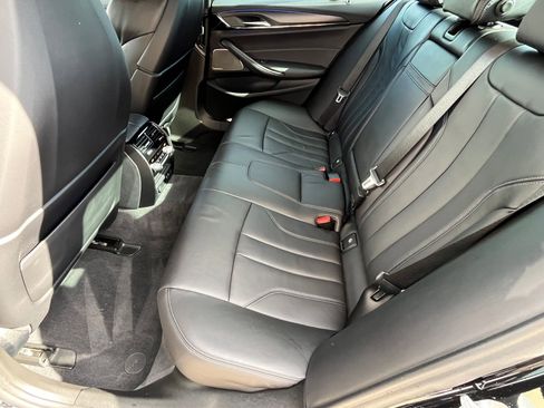 Used 2022 BMW M5 image 13