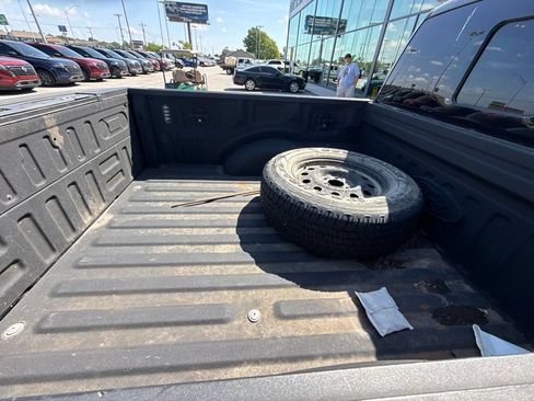 Used 2015 Ford F150 Platinum w/ Equipment Group 701A Luxury AWD/4WD image 14