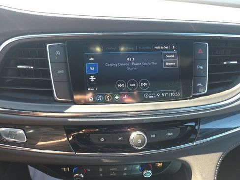 Used 2023 Buick Enclave Essence AWD/4WD image 16