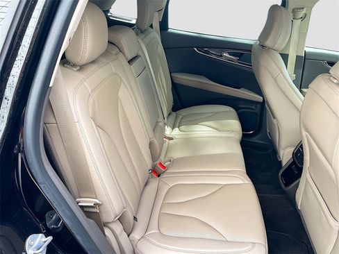 Used 2023 Lincoln Nautilus Reserve w/ Equipment Group 201A image 29