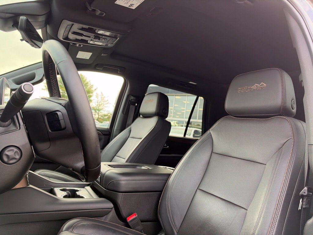Used 2023 Chevrolet Tahoe High Country AWD/4WD image 17