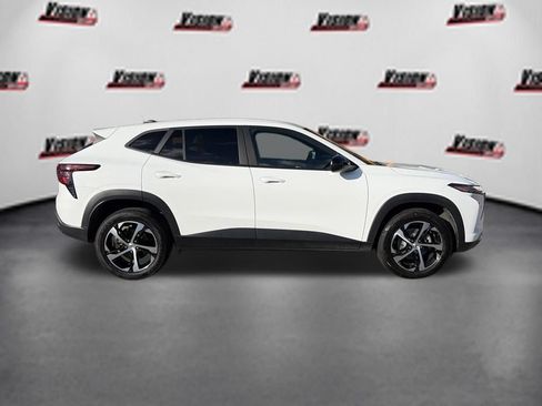 Used 2024 Chevrolet Trax RS FWD image 4