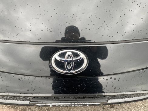 Used 2022 Toyota Corolla SE w/ SE Premium Package image 25