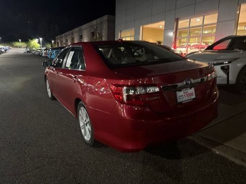 Used 2012 Toyota Camry XLE w/ Leather Pkg FWD image 5