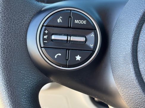 Certified 2025 Kia Soul LX w/ LX Technology Package image 20