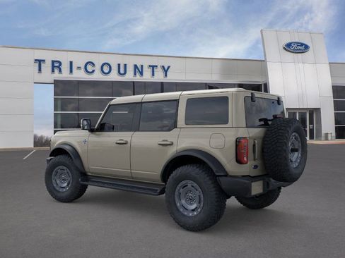 New 2025 Ford Bronco Outer Banks w/ Sasquatch Package image 4