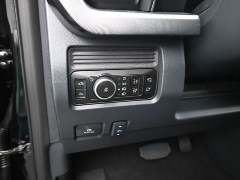 New 2026 Ford F250 Platinum AWD/4WD image 13