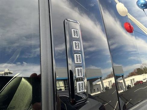 Used 2024 Ford F250 Lariat w/ Lariat Ultimate Package image 11