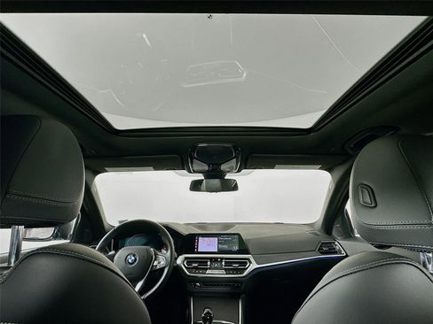 Used 2022 BMW 330i xDrive Sedan w/ Driving Assistance Package image 22