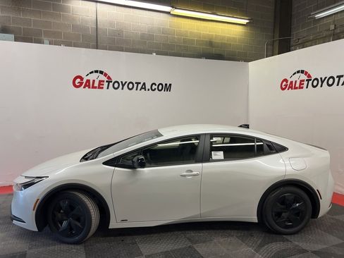 New 2026 Toyota Prius LE image 1