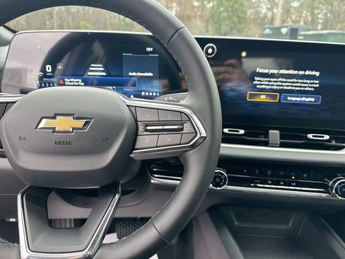 New 2026 Chevrolet Equinox LT w/ Safety and Technology Package image 18