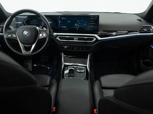 Used 2024 BMW 330e xDrive image 9