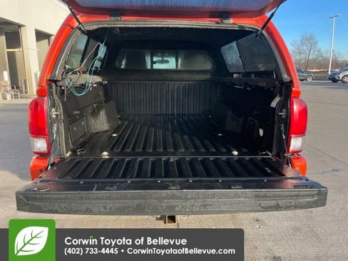 Used 2017 Toyota Tacoma TRD Off-Road image 23