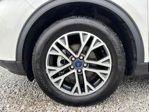 Used 2020 Ford Escape SEL image 12