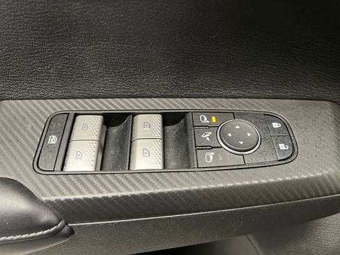 Used 2024 Mitsubishi Outlander SE image 12