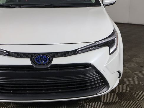 Used 2024 Toyota Corolla LE FWD image 11