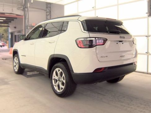 Used 2025 Jeep Compass Latitude w/ Sun & Sound Group AWD/4WD image 7