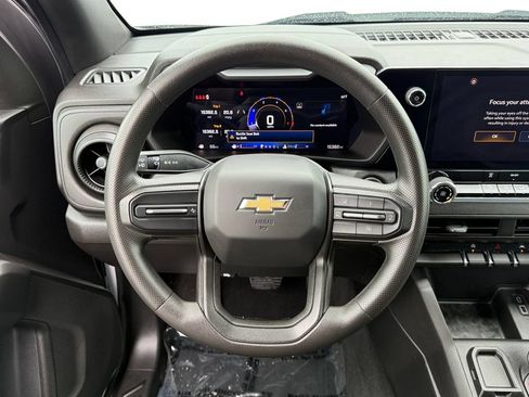 Used 2024 Chevrolet Colorado W/T RWD image 12