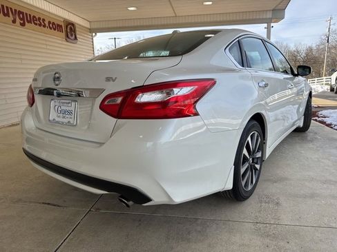 Used 2016 Nissan Altima 2.5 SV w/ Convenience Package image 8
