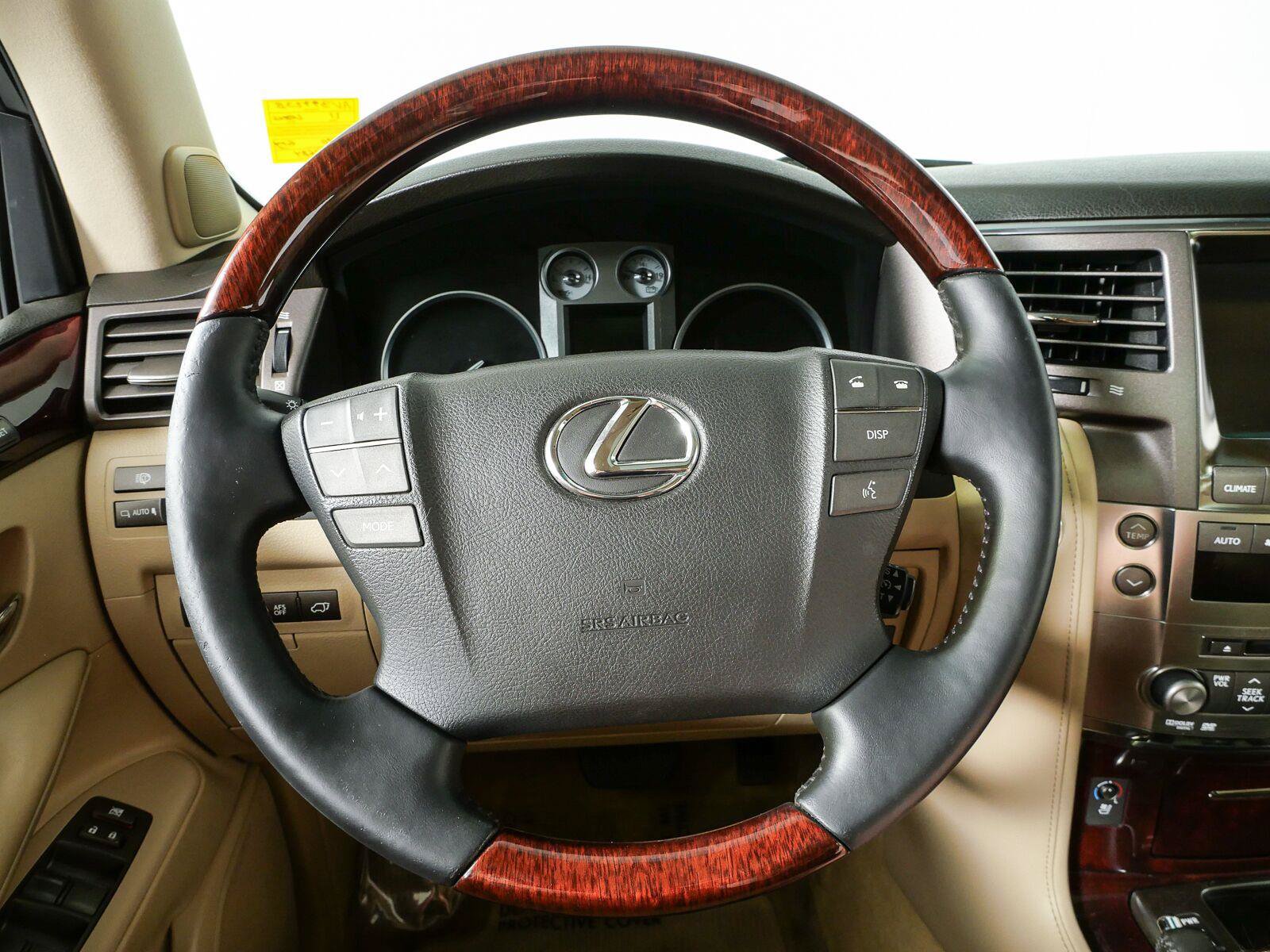 Used 2011 Lexus LX 570 4WD w/ Luxury Pkg image 11