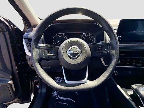 Used 2023 Nissan Rogue S FWD image 11