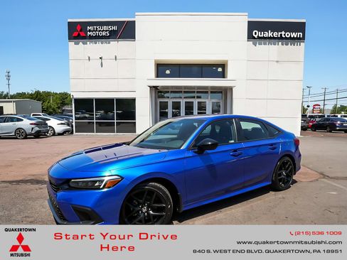 Used 2023 Honda Civic Sport image 1