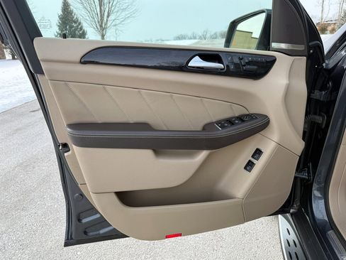 Used 2016 Mercedes-Benz GL 450 4MATIC w/ Premium I Package image 32