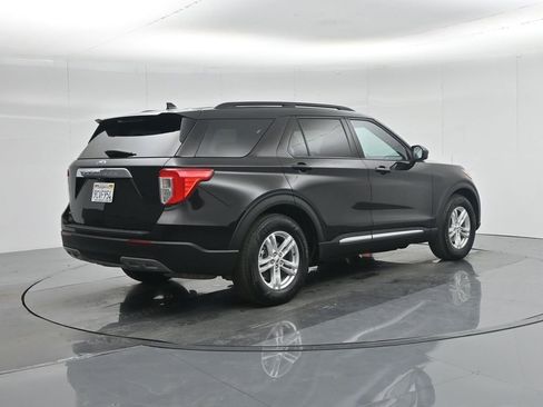 Certified 2022 Ford Explorer XLT w/ Equipment Group 202A image 33