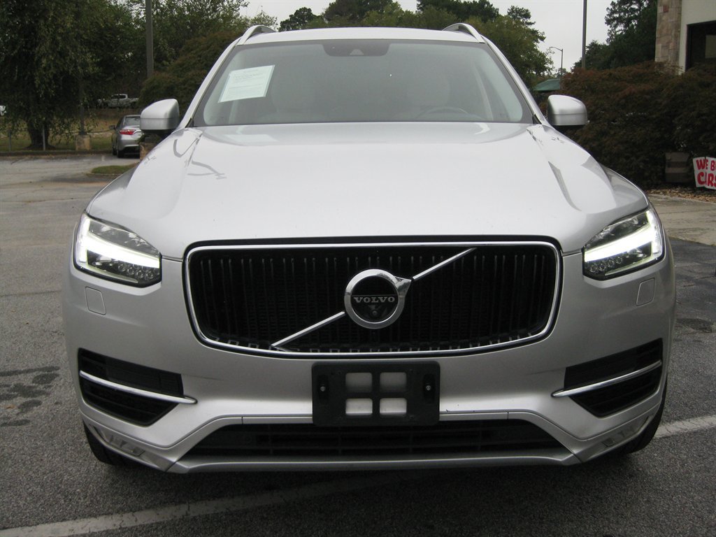 Used 2018 Volvo XC90 T6 Momentum w/ Convenience Package AWD/4WD image 3