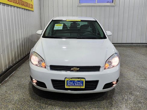 Used 2010 Chevrolet Impala LT FWD image 2