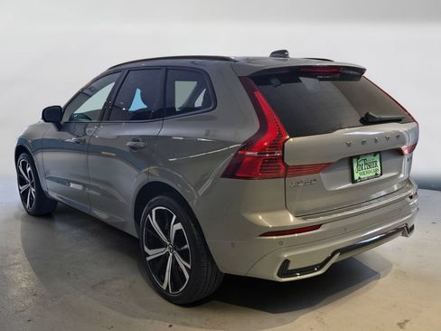 Certified 2024 Volvo XC60 B5 Ultimate w/ Protection Package Premier AWD/4WD image 3
