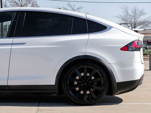 Used 2021 Tesla Model X Long Range image 14