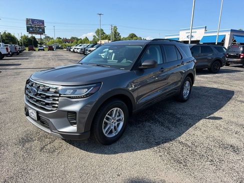 New 2026 Ford Explorer Active RWD image 7