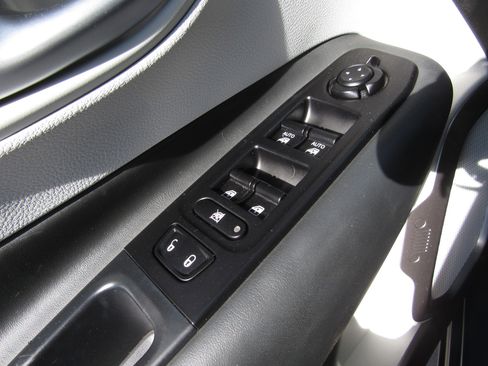 Used 2022 Jeep Renegade Latitude image 22